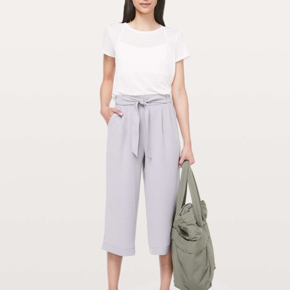 Lululemon Noir Crop